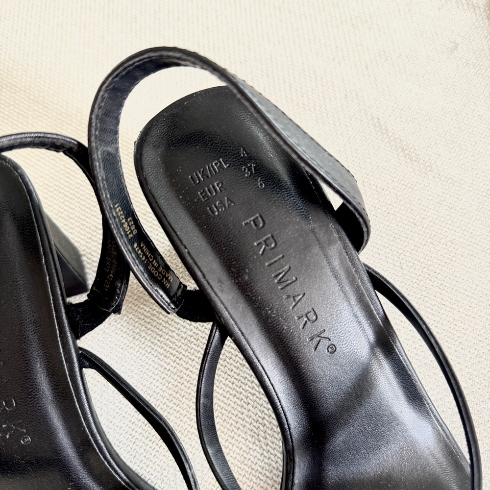PRIMARK | BLACK MINIMALIST STRAPPY SLEEK EASY CLEAN SLINGBACK HEEL SANDAL - Picture 2 of 5